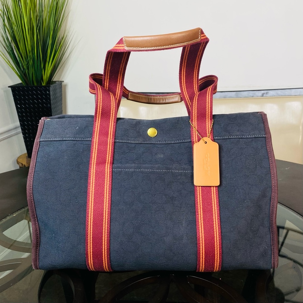 COACH Spin Tote 42 Signature Jacquard in Black/Red - Picture 5 of 12